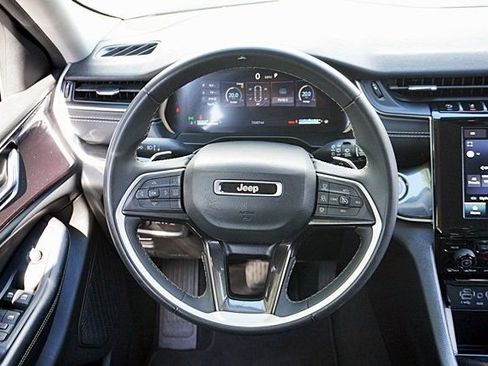 Used 2023 Jeep Grand Cherokee L Laredo RWD image 20
