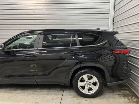 Used 2023 Toyota Highlander LE image 5