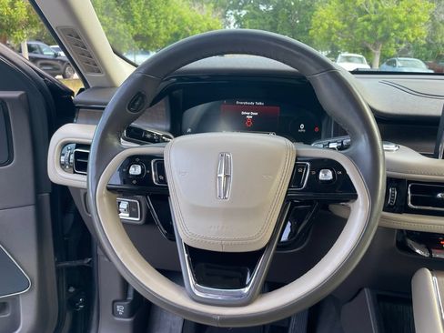 Used 2023 Lincoln Aviator Reserve w/ Equipment Group 201A AWD/4WD image 12