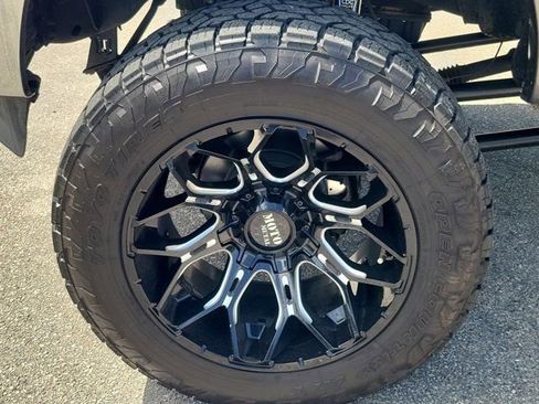 Used 2011 Ford F350 Lariat w/ Lariat Interior Pkg image 11