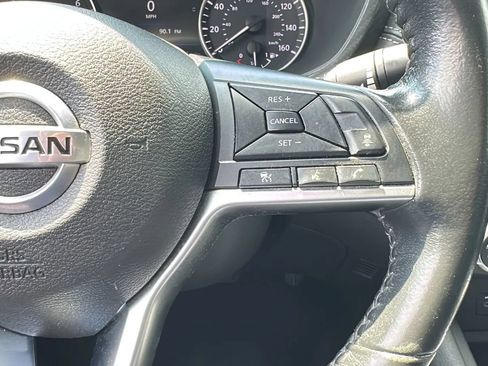 Used 2022 Nissan Sentra SV FWD image 25