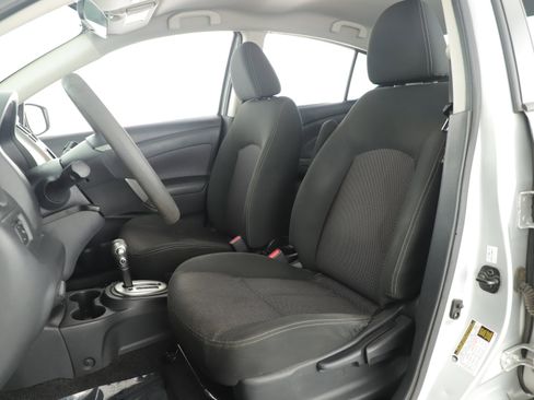 Used 2018 Nissan Versa SV FWD image 8