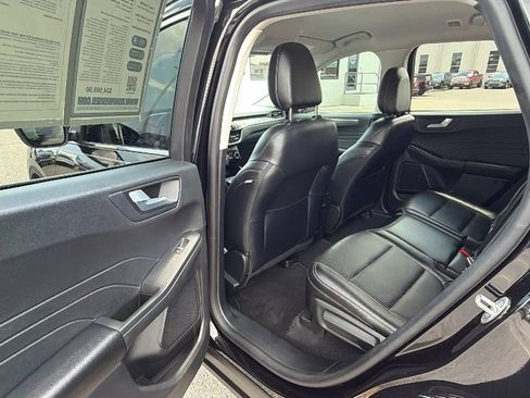 Certified 2022 Ford Escape Titanium FWD image 34