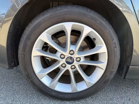 Used 2020 Ford Fusion SE image 22