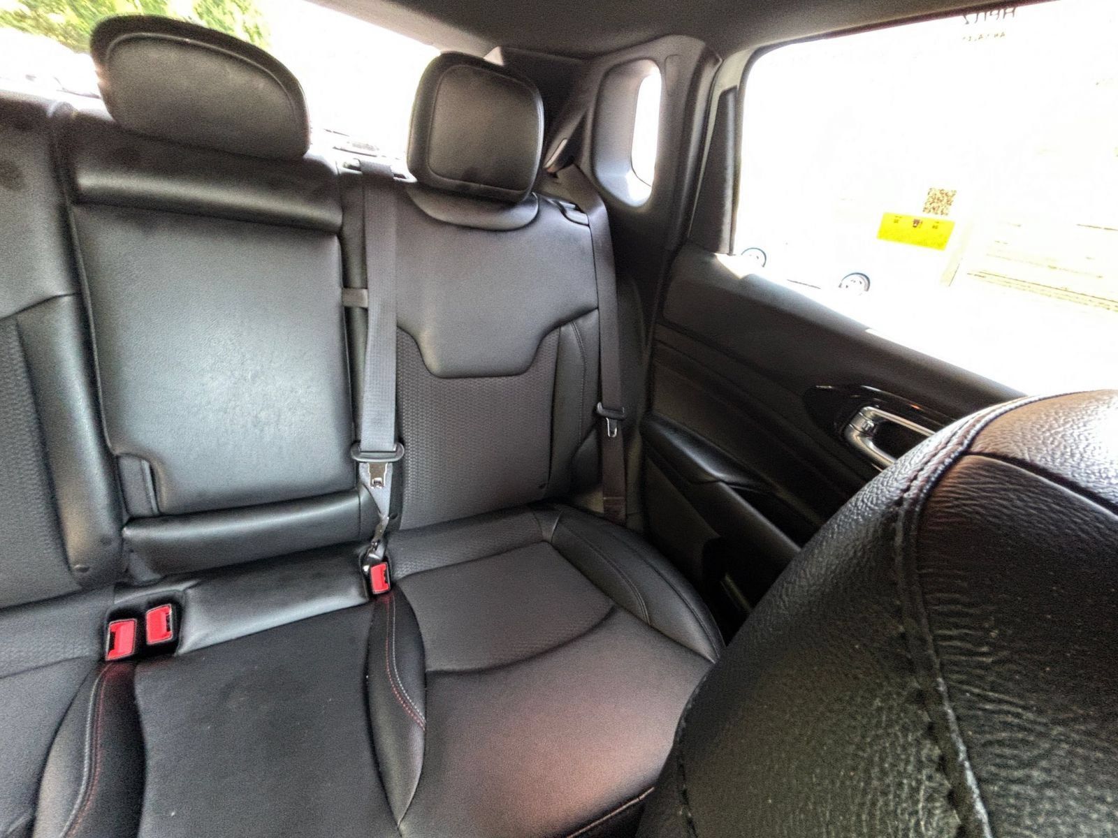 Used 2025 Jeep Compass Trailhawk AWD/4WD image 31