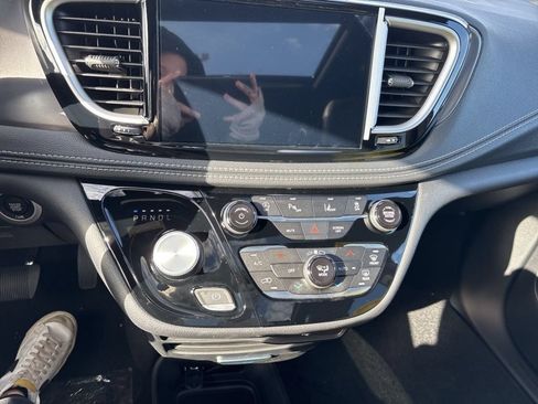 New 2026 Chrysler Pacifica Select w/ S Appearance Package FWD image 45