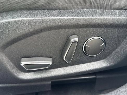 Used 2019 Ford Fusion SE FWD image 13