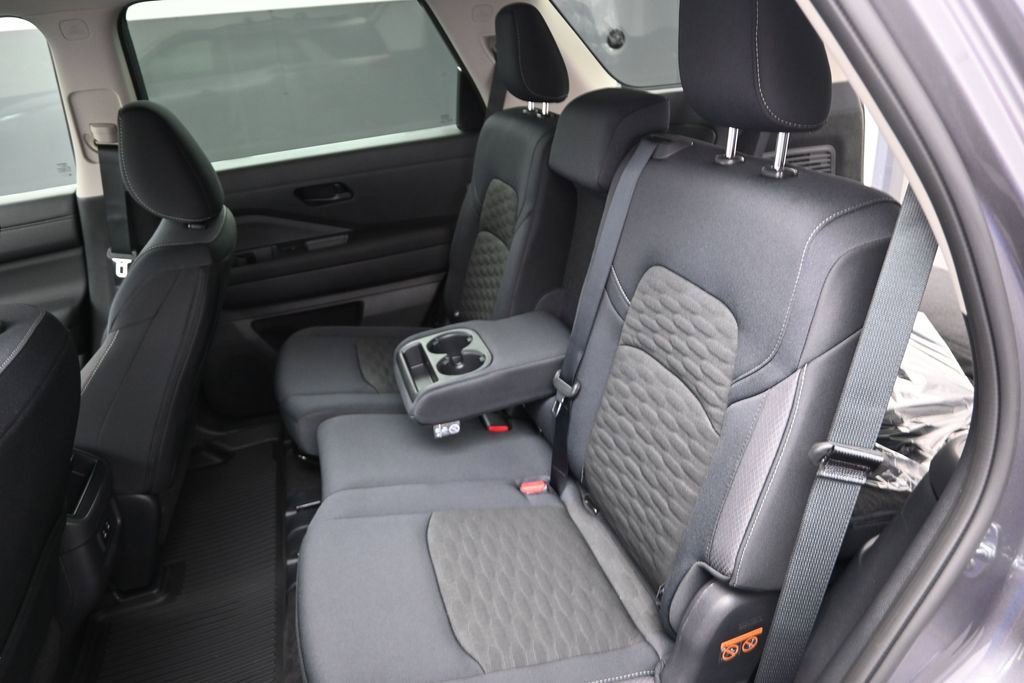 Certified 2026 Nissan Pathfinder SV FWD image 18