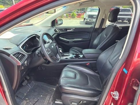 Used 2017 Ford Edge Titanium w/ Technology Package FWD image 14