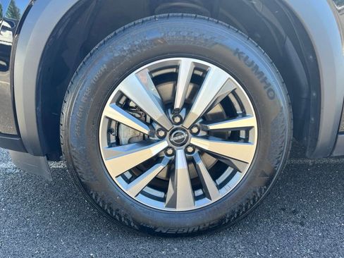 Used 2025 Nissan Pathfinder SL AWD/4WD image 26