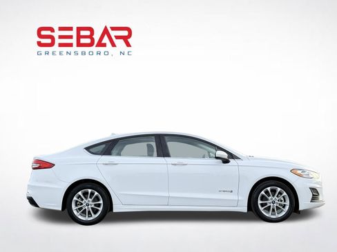 Used 2019 Ford Fusion SE FWD image 5
