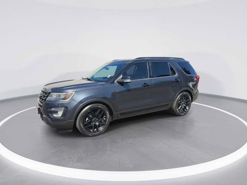 Used 2017 Ford Explorer Sport w/ Equipment Group 401A AWD/4WD image 4