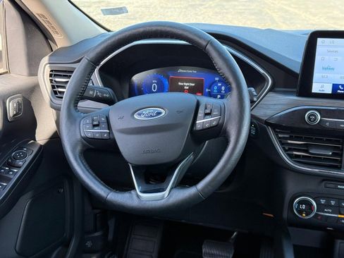 Used 2020 Ford Escape Titanium image 13