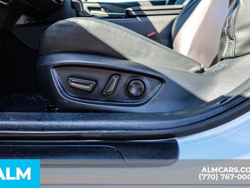 Used 2025 Toyota Camry SE image 24