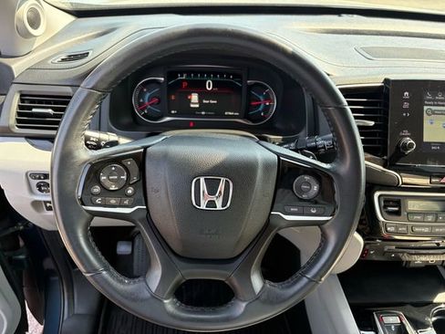 Certified 2022 Honda Pilot Touring image 17