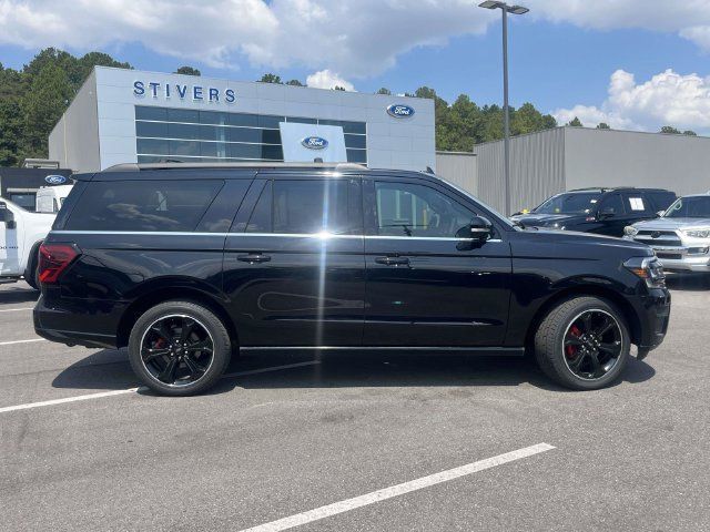 Used 2023 Ford Expedition Max Limited AWD/4WD image 2
