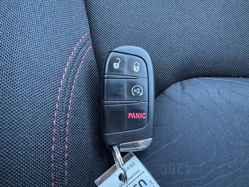 Used 2019 Jeep Renegade Trailhawk w/ UConnect 8.4 Nav Group image 28