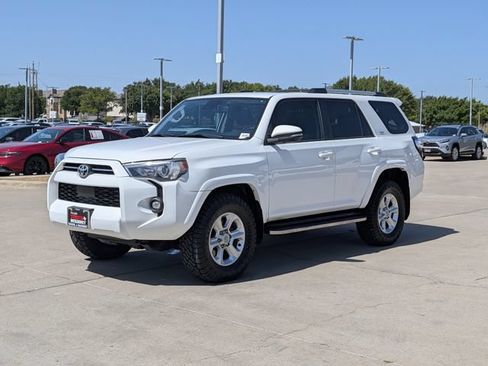 Used 2023 Toyota 4Runner SR5 Premium w/ Moonroof Package AWD/4WD image 10