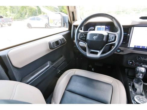 Used 2024 Ford Bronco Wildtrak AWD/4WD image 6