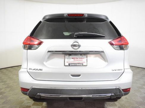 Used 2018 Nissan Rogue SV image 5