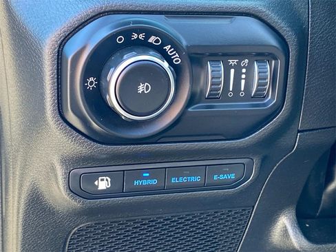 Used 2022 Jeep Wrangler Unlimited Sahara image 22