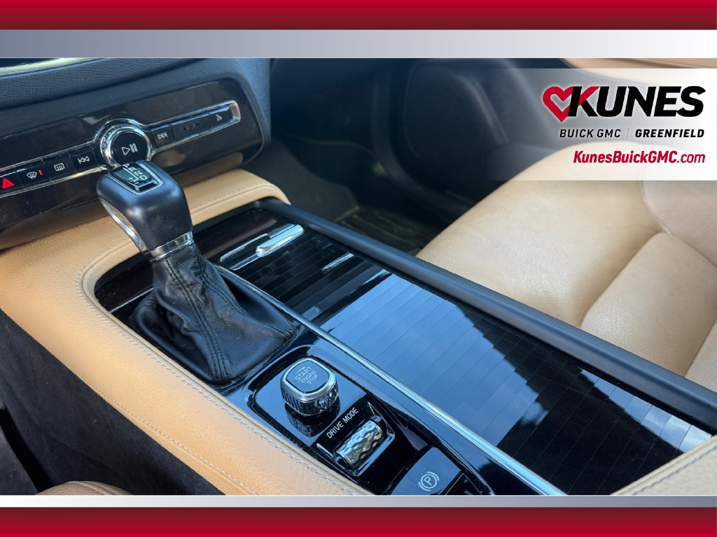 Used 2018 Volvo XC90 T6 Momentum w/ Convenience Package AWD/4WD image 27