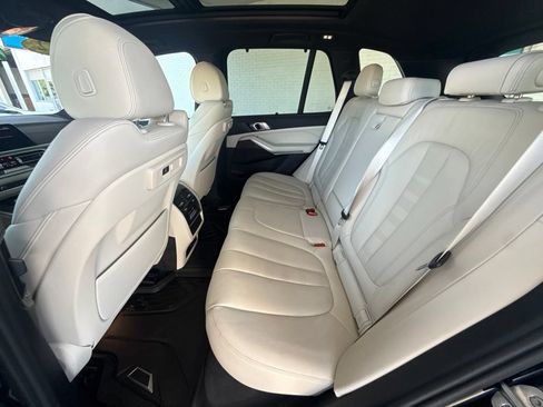 Used 2022 BMW X5 sDrive40i w/ M Sport Package RWD image 41