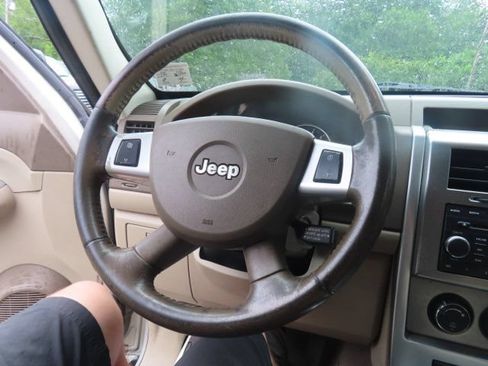 Used 2008 Jeep Liberty Limited w/ Premium Sound Group AWD/4WD image 29