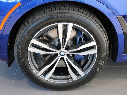 Used 2025 BMW X7 M60i AWD/4WD image 33