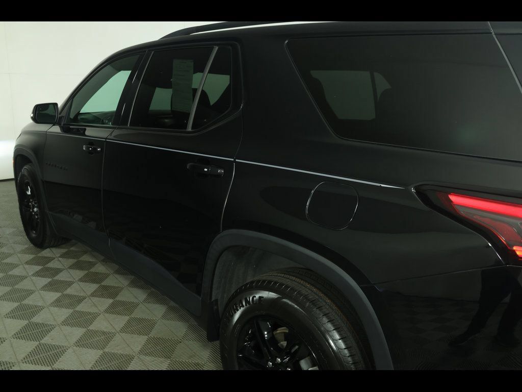 Used 2023 Chevrolet Traverse LT FWD image 17