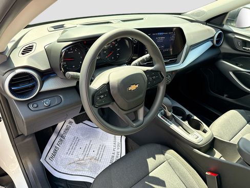 Used 2026 Chevrolet Trax LS FWD image 24