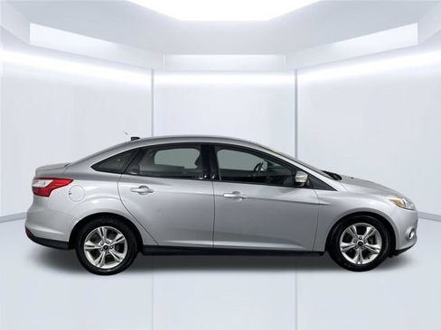 Used 2013 Ford Focus SE FWD image 39