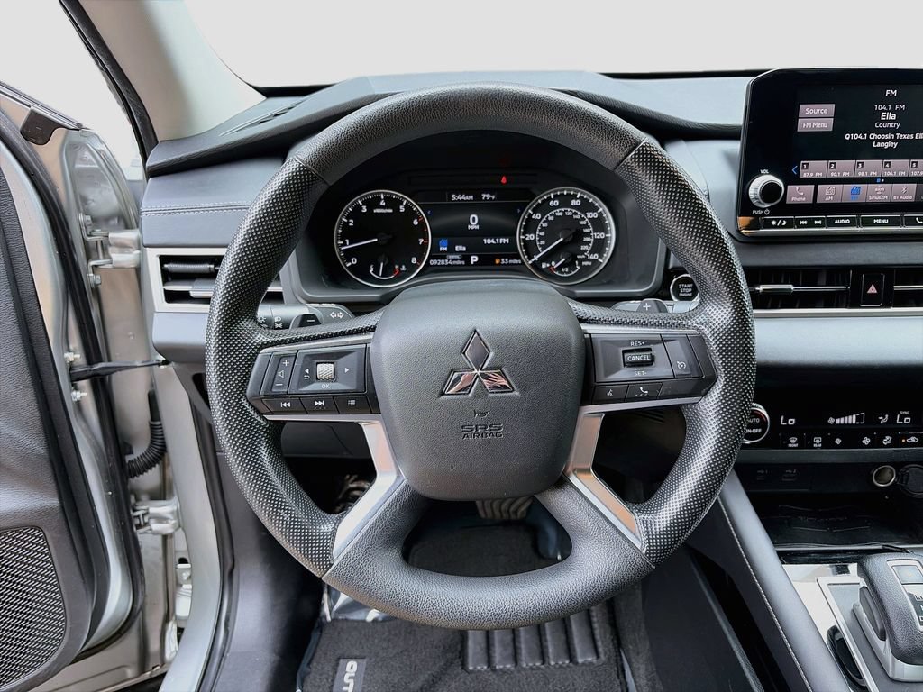Used 2022 Mitsubishi Outlander ES FWD image 11