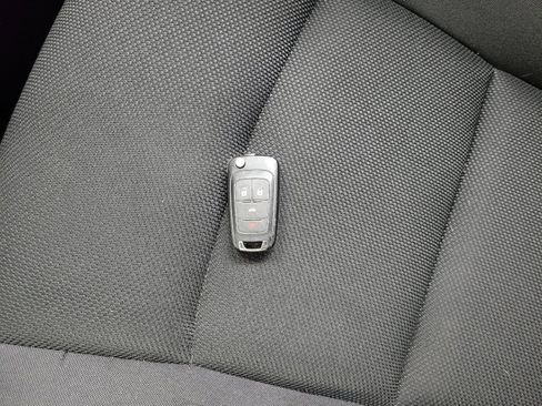 Used 2015 Chevrolet Cruze LT w/ Technology Package FWD image 32
