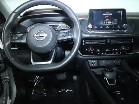 Used 2023 Nissan Rogue SV w/ SV Premium Package image 29