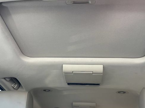 Used 2018 Chevrolet Suburban Premier AWD/4WD image 14