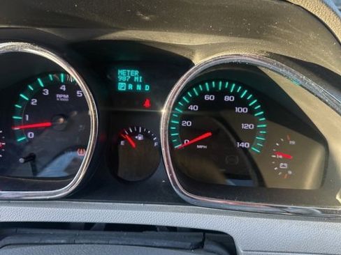 Used 2011 Chevrolet Traverse LS image 10