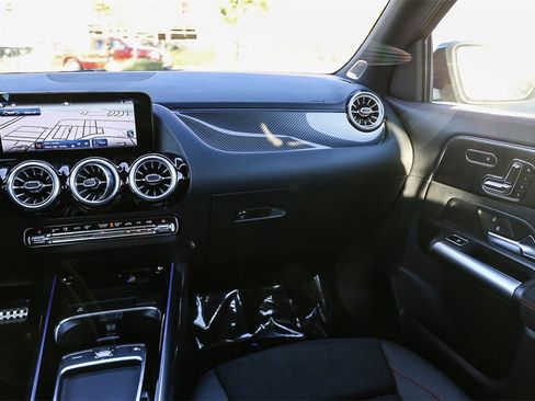 New 2025 Mercedes-Benz GLA 35 AMG 4MATIC image 18