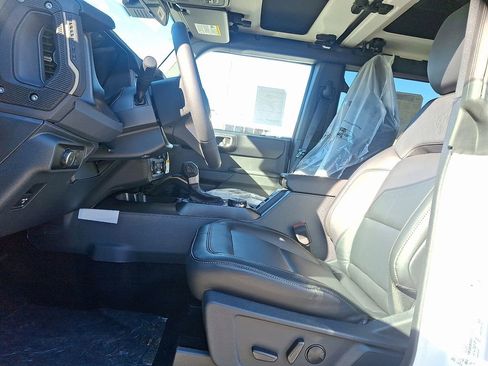 New 2025 Ford Bronco Badlands AWD/4WD image 7