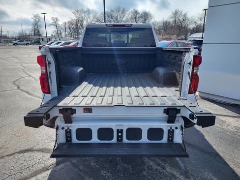 Used 2023 Chevrolet Silverado 1500 LTZ AWD/4WD image 7