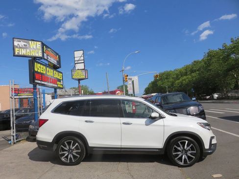 Used 2020 Honda Pilot Touring image 9