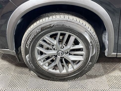 Used 2024 Nissan Rogue S image 26