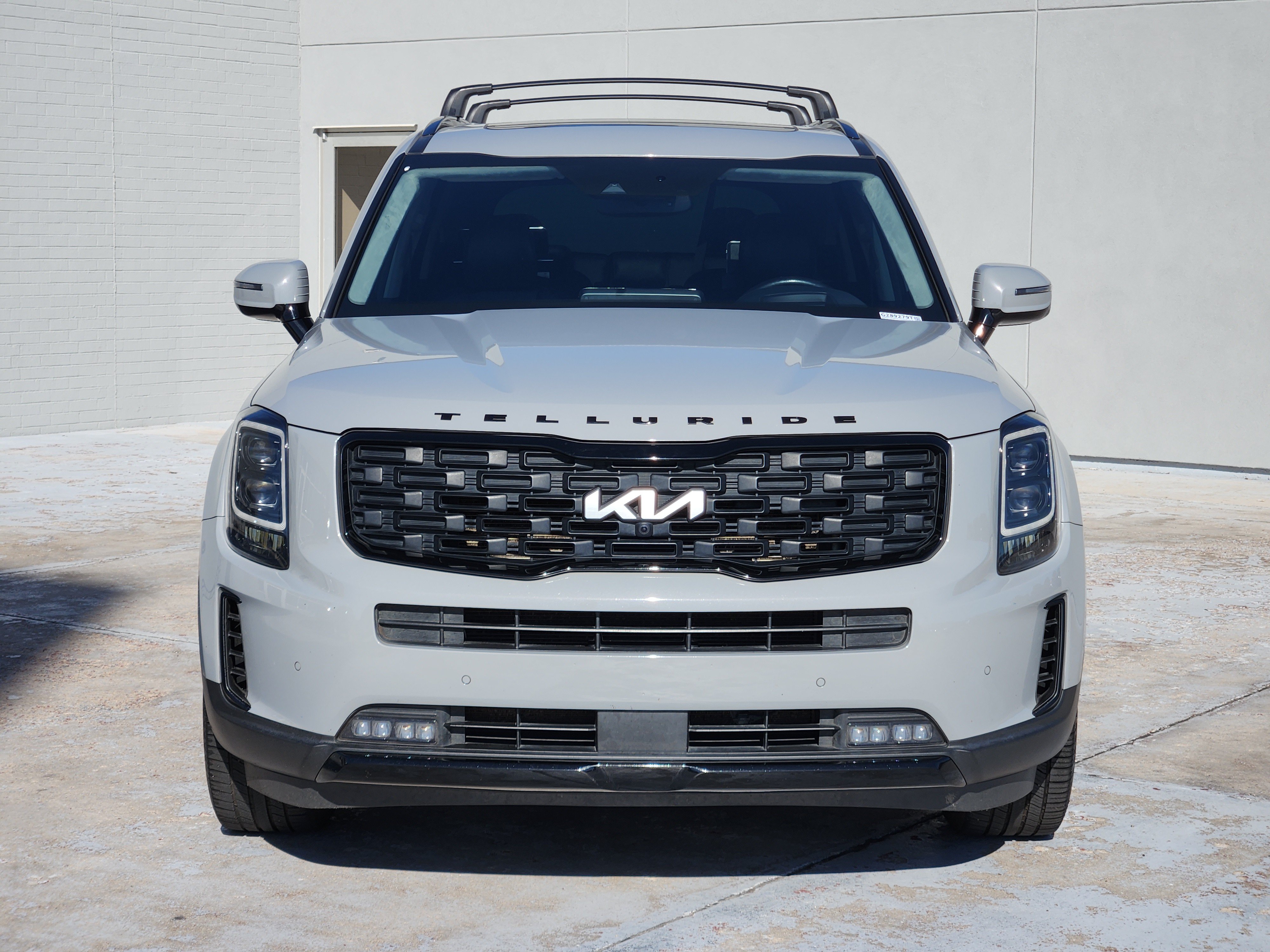 Used 2022 Kia Telluride SX w/ SX Prestige Package AWD/4WD image 3