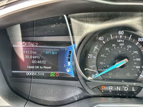 Used 2018 Ford Fusion SE FWD image 12