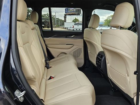 Certified 2024 Jeep Grand Cherokee Limited image 14