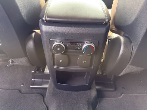 Used 2020 Ford Explorer XLT w/ Equipment Group 202A image 32