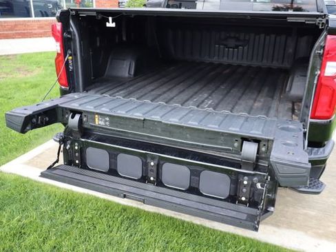 Used 2026 Chevrolet Silverado 1500 High Country w/ High Country Premium Package AWD/4WD image 40