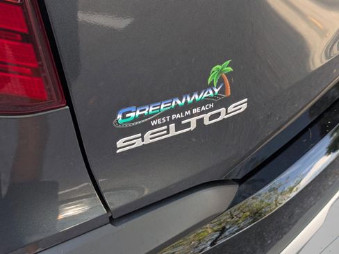 Certified 2025 Kia Seltos SX w/ SX Sunroof Package image 20