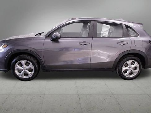 Certified 2023 Honda HR-V LX image 3