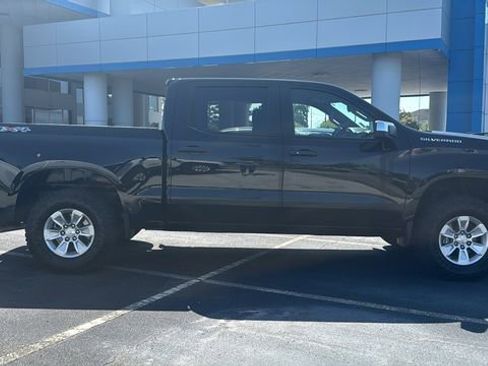 Used 2025 Chevrolet Silverado 1500 LT AWD/4WD image 8